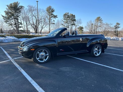 Used 2004 Chevrolet SSR Convertible Pickup 2D w/ Preferred Equipment Group image 1