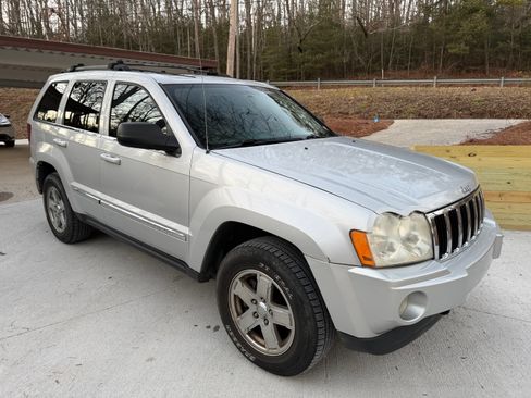 Used 2006 Jeep Grand Cherokee Limited image 4