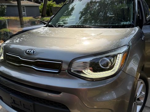Used 2018 Kia Soul + w/ + Primo LIT Package image 9