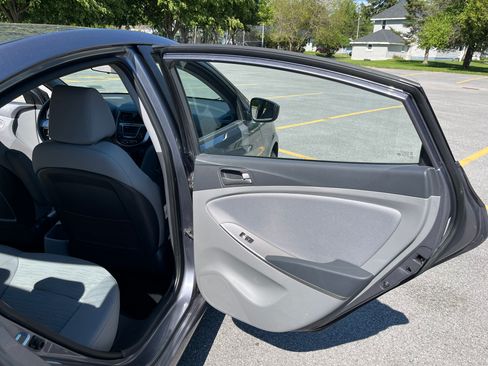 Used 2015 Hyundai Accent GLS FWD image 25
