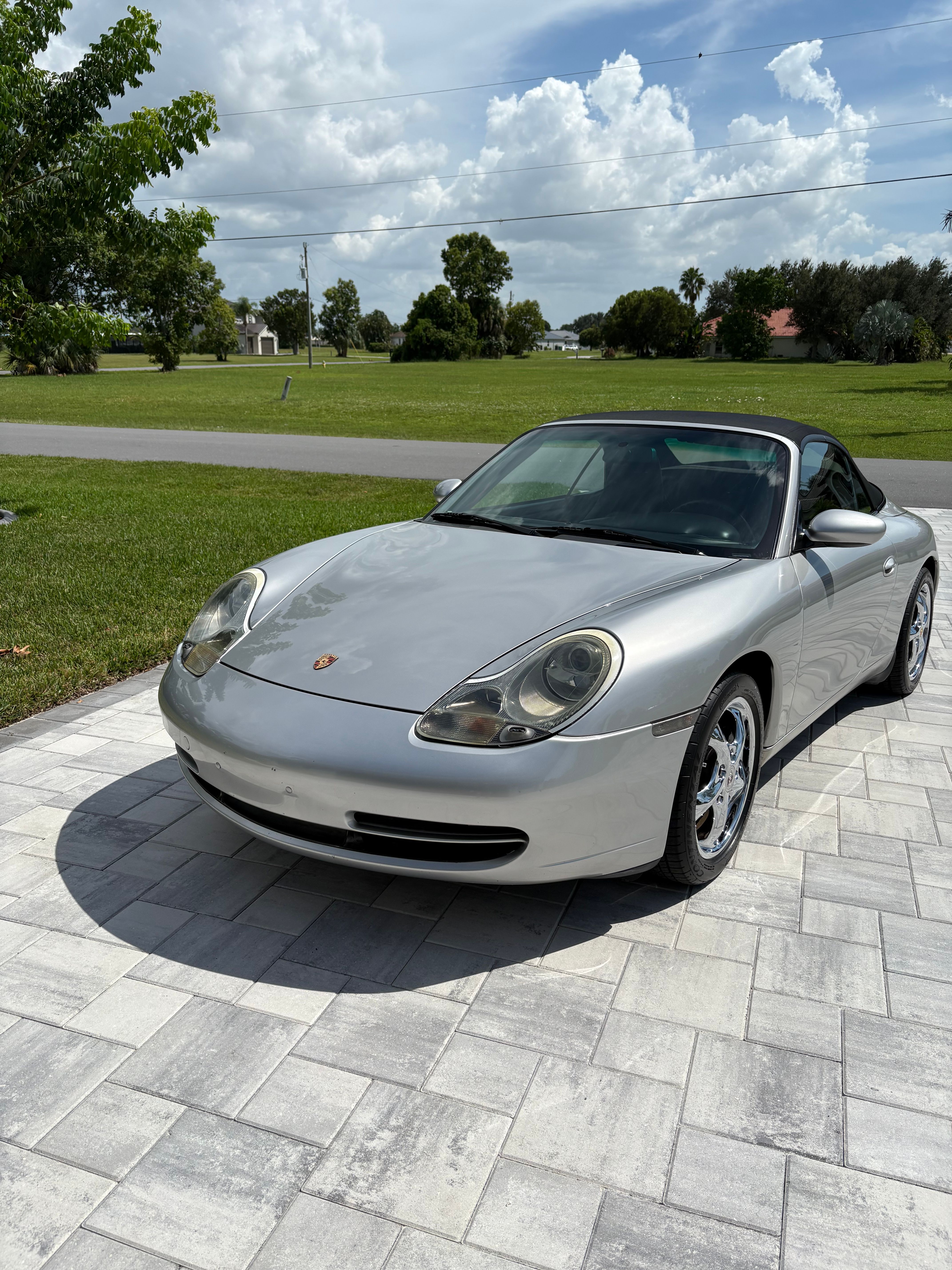 Used 2001 Porsche 911 Cabriolet image 11