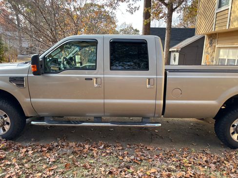 Used 2010 Ford F350 Lariat image 21