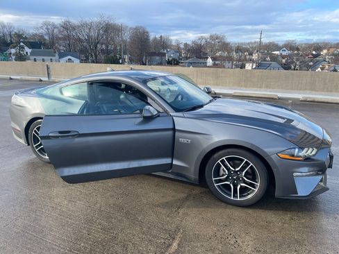 Used 2022 Ford Mustang Premium image 2