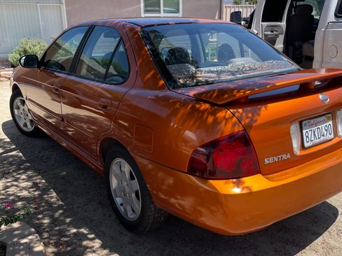 Used 2006 Nissan Sentra SE-R w/ (J01) Sunroof Pkg image 5