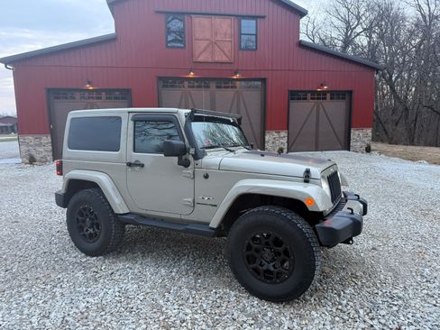 Used 2018 Jeep Wrangler Sahara w/ Dual Top Group image 1