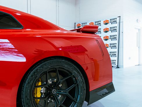 Used 2021 Nissan GT-R Premium AWD/4WD image 11