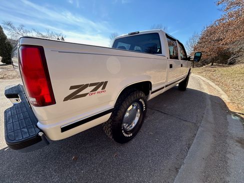 Used 1998 Chevrolet Silverado 1500 4x4 Regular Cab w/ Preferred Equipment Group 2 image 5