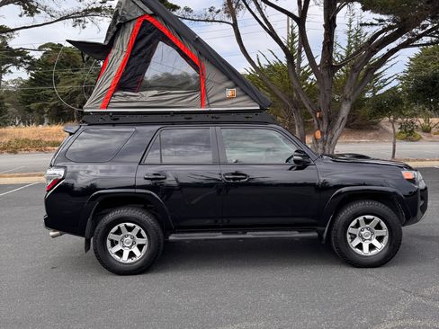 Used 2016 Toyota 4Runner Trail Premium AWD/4WD image 11