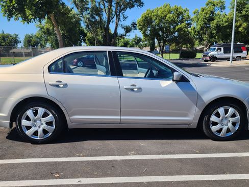 Used 2010 Ford Fusion SE image 5