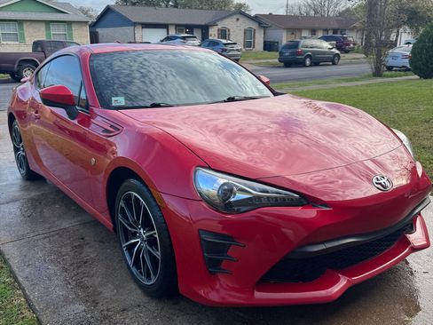 Used 2017 Toyota 86 image 4