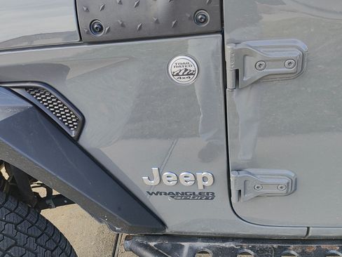 Used 2020 Jeep Wrangler Sport image 8