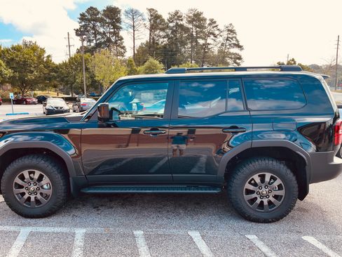 Used 2025 Toyota Land Cruiser image 4