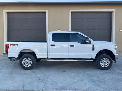 Used 2019 Ford F350 XLT w/ XLT Value Package image 2