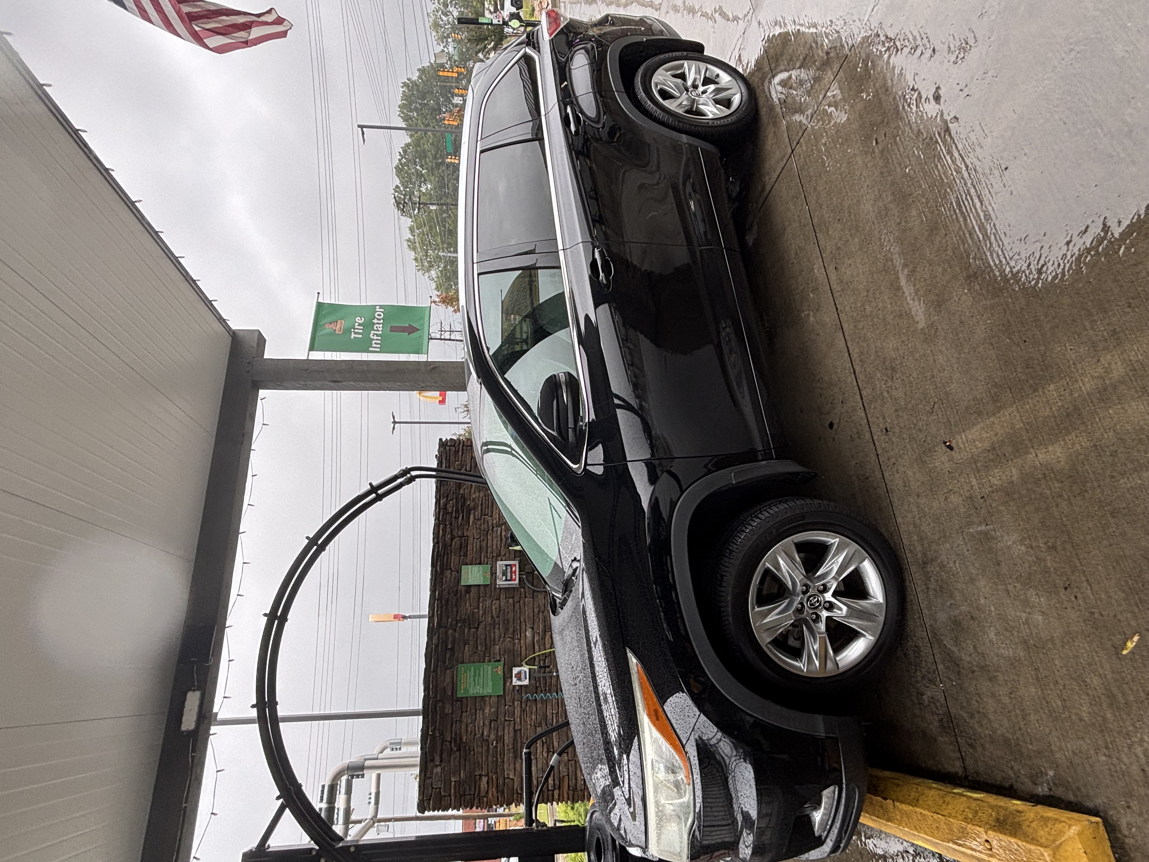 Used 2016 Toyota Highlander Limited AWD/4WD image 2