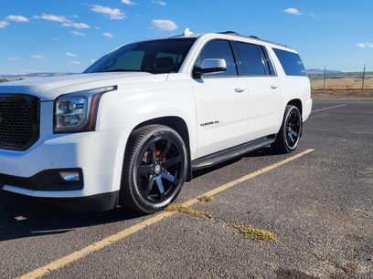 Used 2017 GMC Yukon XL SLT w/ Premium Edition