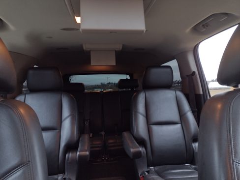 Used 2013 Cadillac Escalade ESV Premium image 16