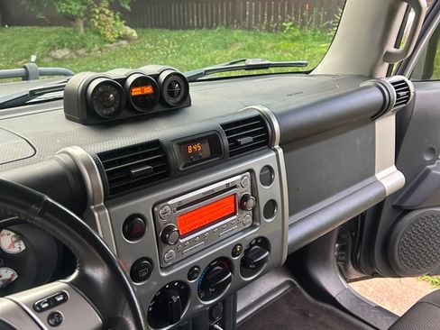 Used 2012 Toyota FJ Cruiser 4WD w/ Upgrade Pkg image 12