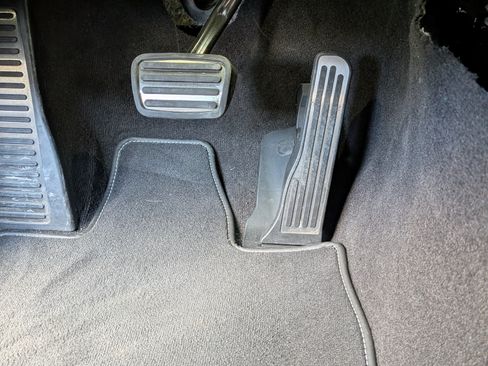 Used 2020 Chevrolet Corvette Stingray Premium Cpe w/ 3LT Preferred Equipment Group image 23