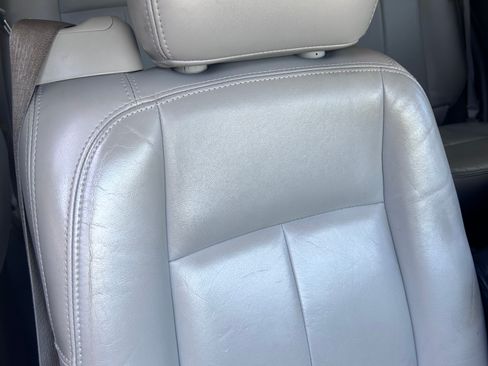 Used 2006 GMC Envoy SLT RWD image 29