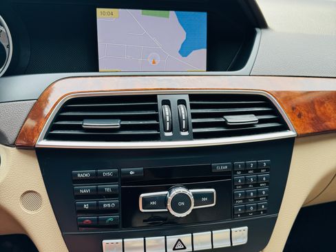 Used 2012 Mercedes-Benz C 300 4MATIC Sedan image 2