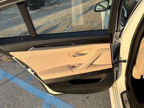 Used 2013 BMW 528i Sedan RWD image 27