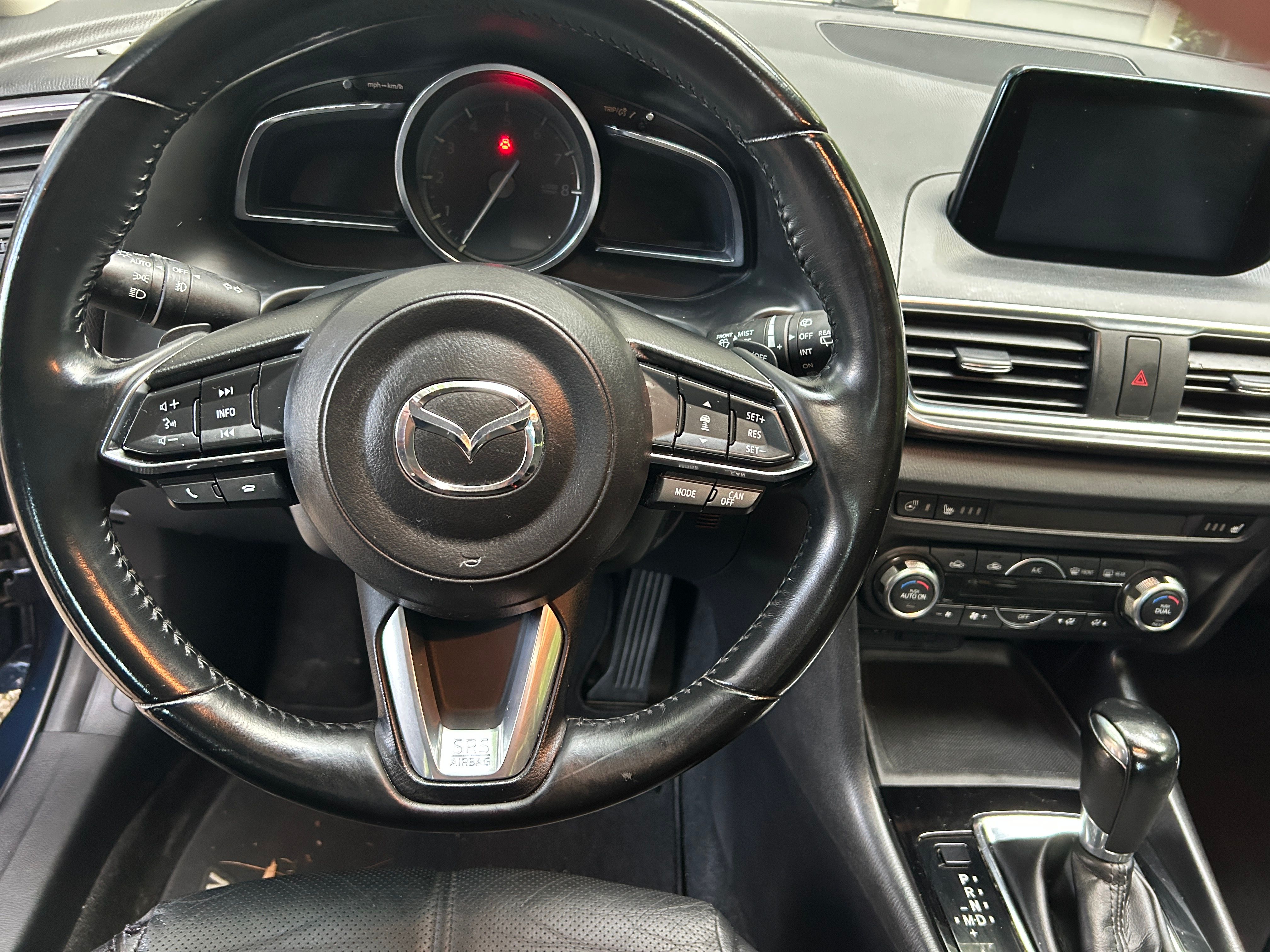 Used 2018 MAZDA MAZDA3 Grand Touring w/ Premium Equipment Package FWD image 16