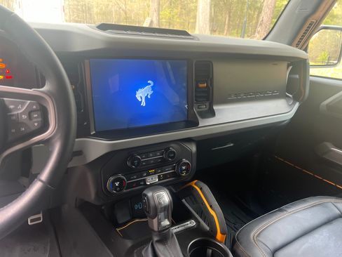 Used 2023 Ford Bronco Badlands image 20