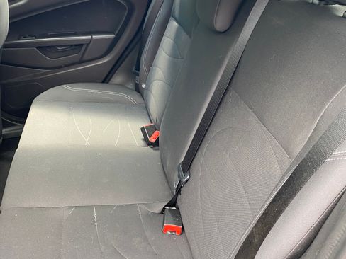 Used 2019 Ford Fiesta SE FWD image 12
