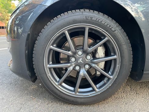 Used 2018 Tesla Model 3 Long Range image 18