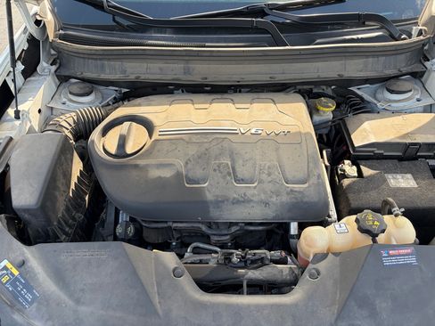 Used 2019 Jeep Cherokee Latitude w/ Popular Appearance Group image 14