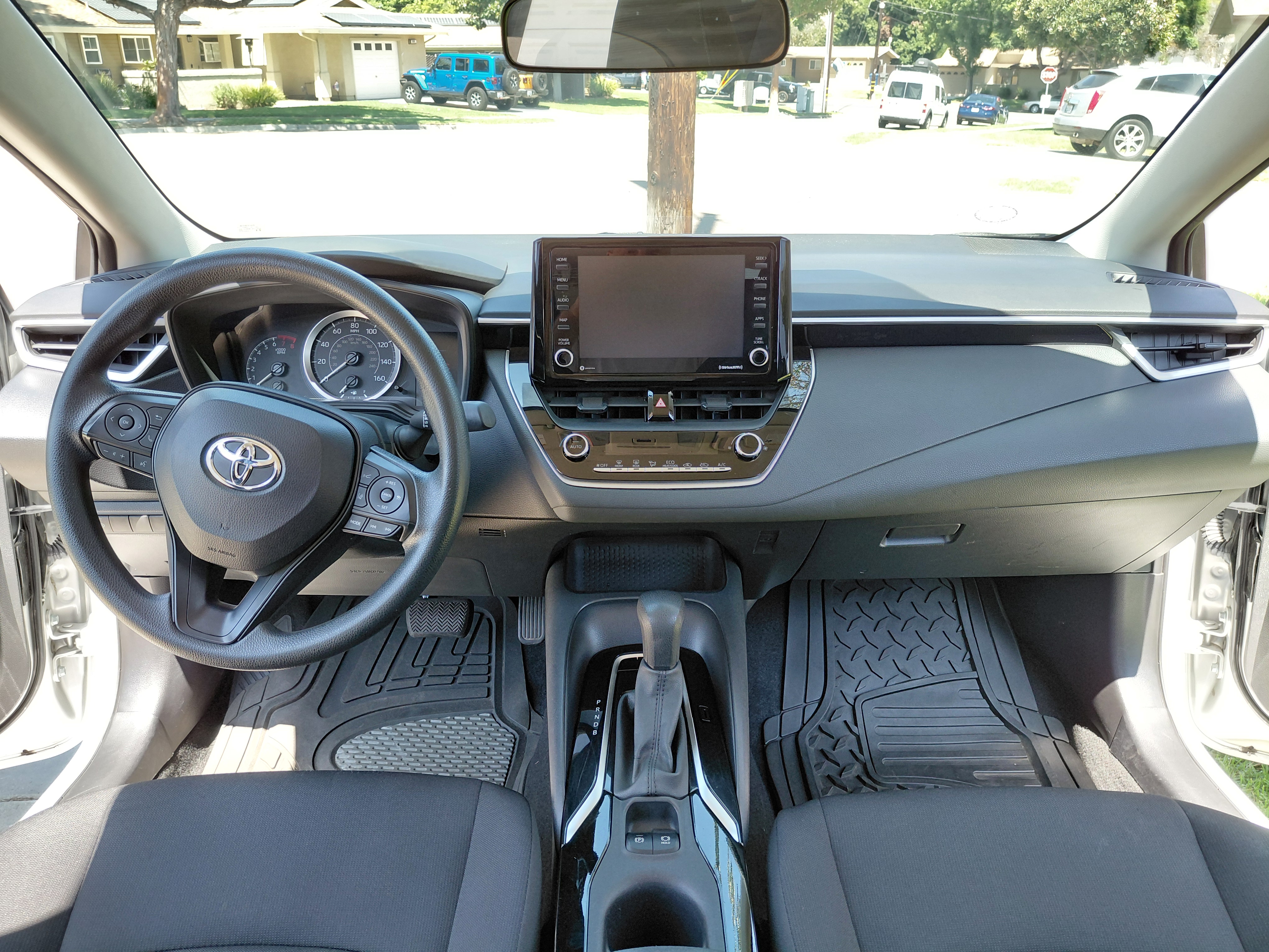 Used 2022 Toyota Corolla LE FWD image 12
