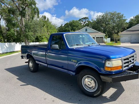 Used 1997 Ford F250 2WD Regular Cab Heavy Duty image 5