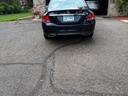 Used 2016 Mercedes-Benz C 300 4MATIC Sedan image 4