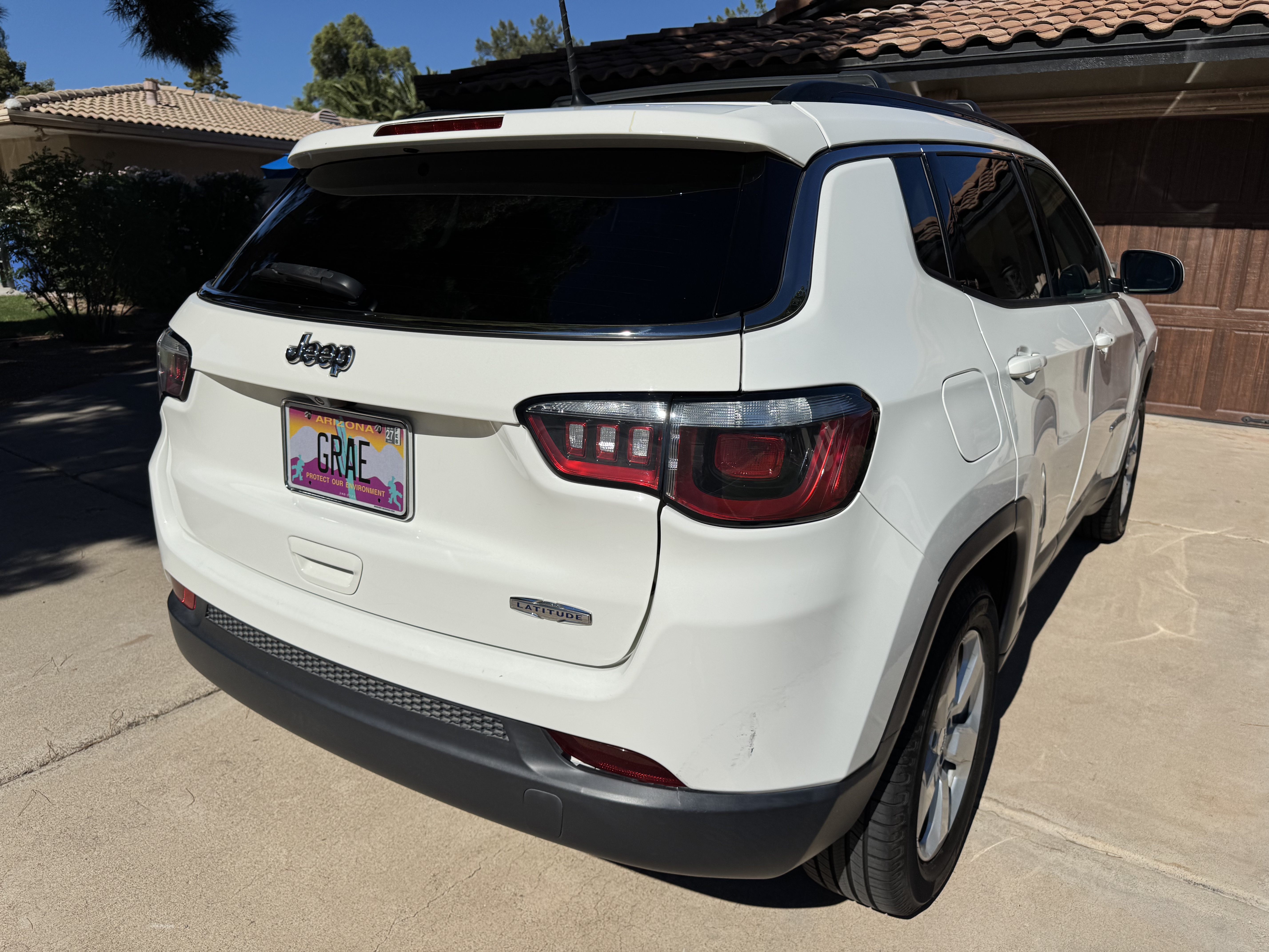 Used 2018 Jeep Compass Latitude FWD image 10