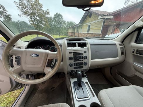 Used 2012 Ford Escape XLT image 10