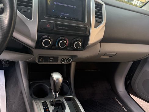 Used 2015 Toyota Tacoma PreRunner w/ SR5 Package image 11