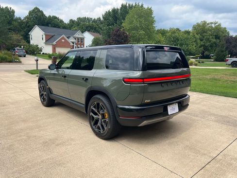 Used 2027 Rivian R2 Performance AWD/4WD image 4