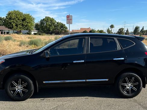 Used 2012 Nissan Rogue S AWD/4WD image 8