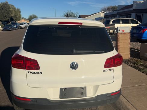 Used 2013 Volkswagen Tiguan S image 6