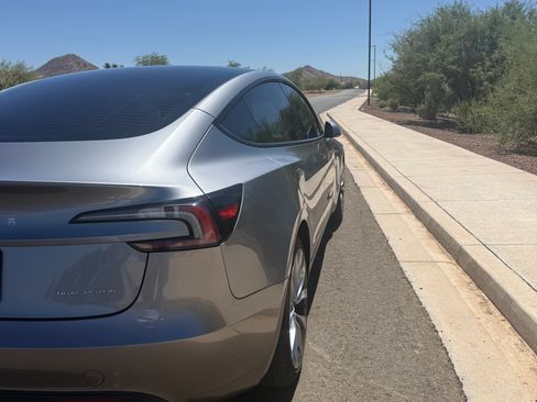 Used 2025 Tesla Model 3 Long Range AWD/4WD image 5