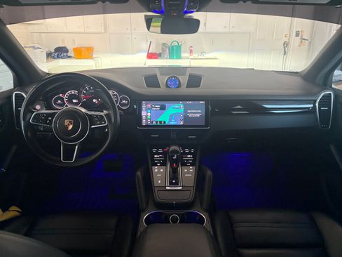 Used 2020 Porsche Cayenne AWD/4WD image 4