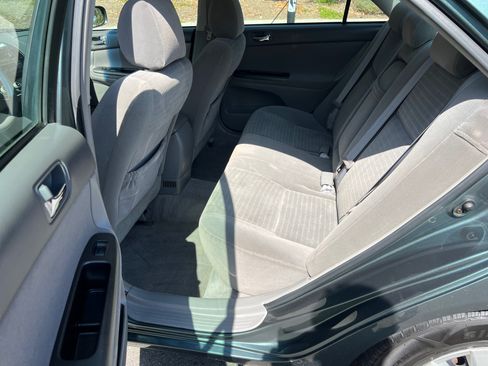 Used 2005 Toyota Camry LE image 10