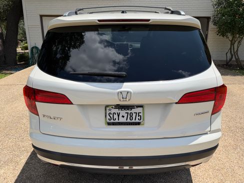 Used 2017 Honda Pilot Touring image 8