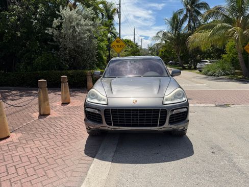 Used 2009 Porsche Cayenne Turbo S AWD/4WD image 24