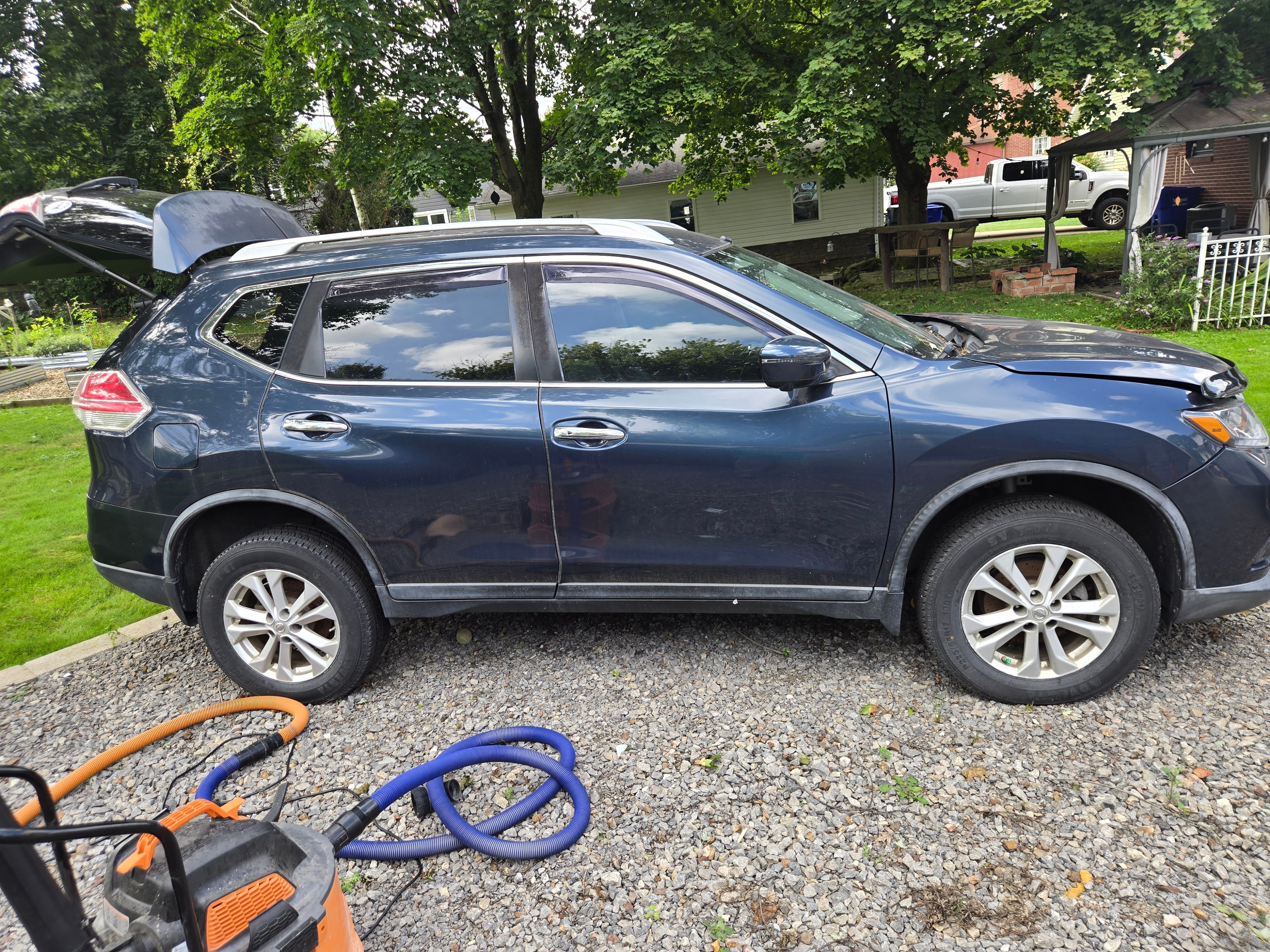 Used 2016 Nissan Rogue SV w/ SV Premium Package AWD/4WD image 5