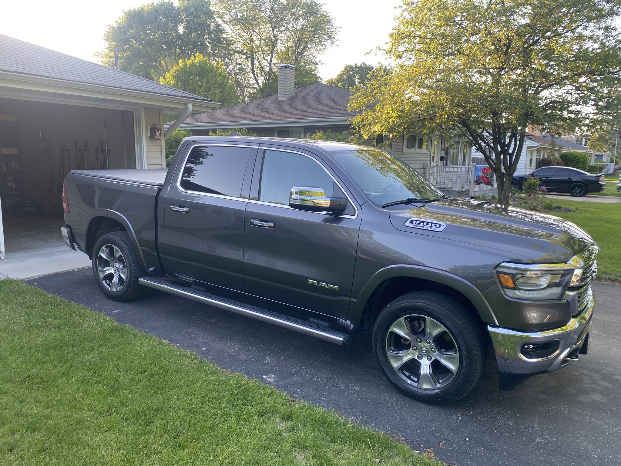 Used 2022 RAM 1500 Laramie AWD/4WD image 2
