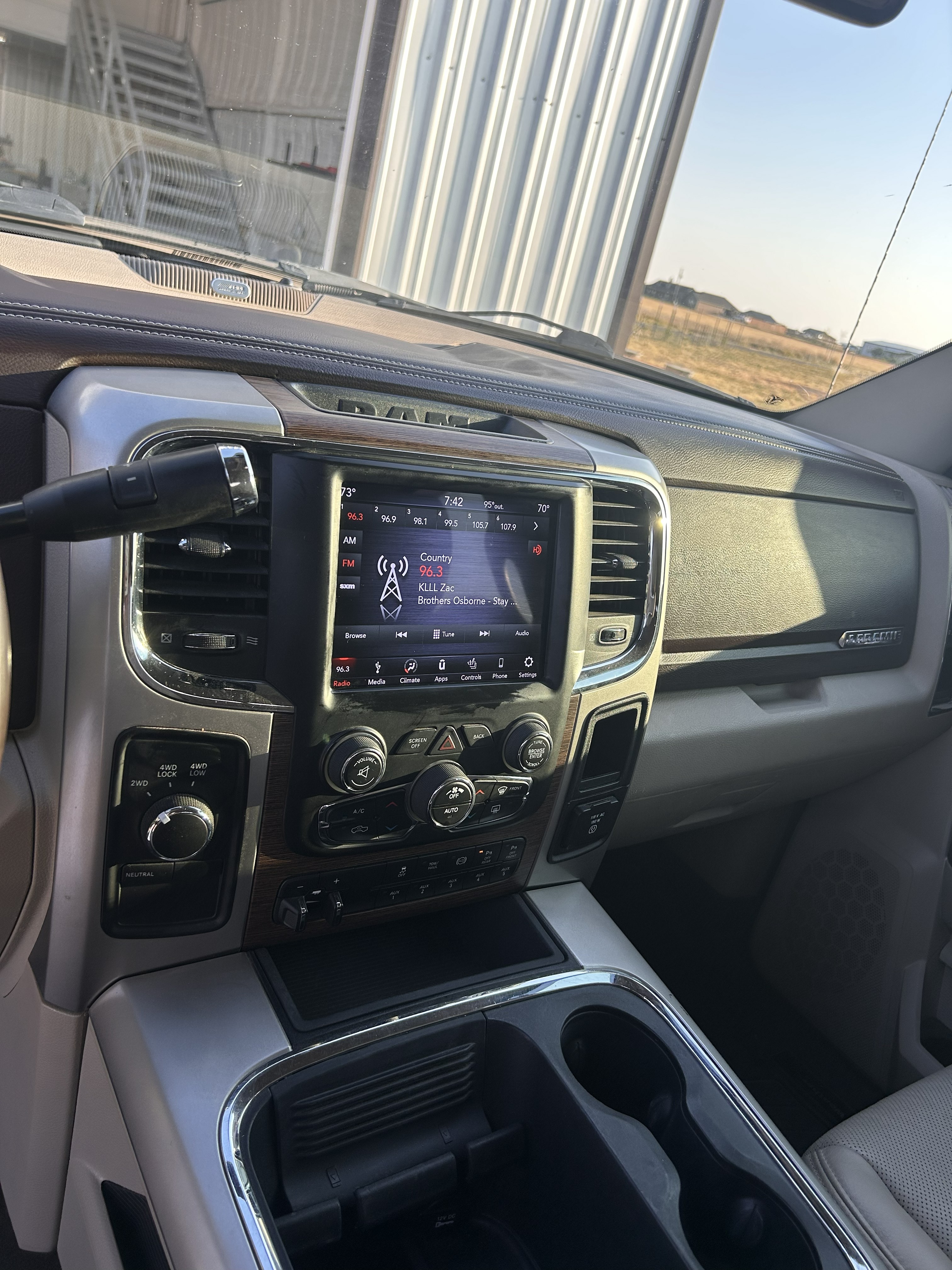 Used 2018 RAM 3500 Laramie AWD/4WD image 19