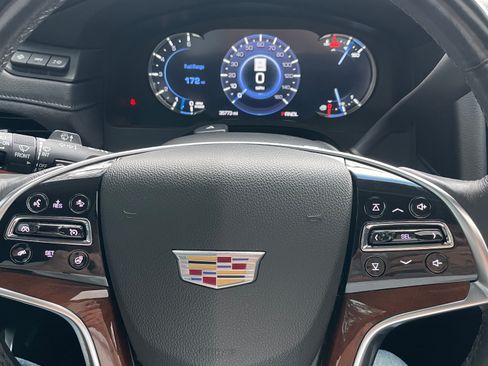 Used 2019 Cadillac Escalade Luxury image 6