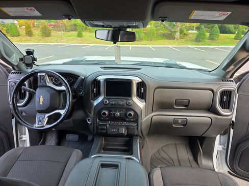Used 2022 Chevrolet Silverado 2500 LT w/ Convenience Package image 15