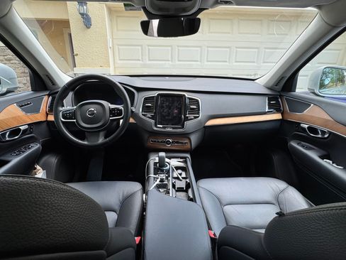 Used 2025 Volvo XC90 B6 Plus AWD/4WD image 9